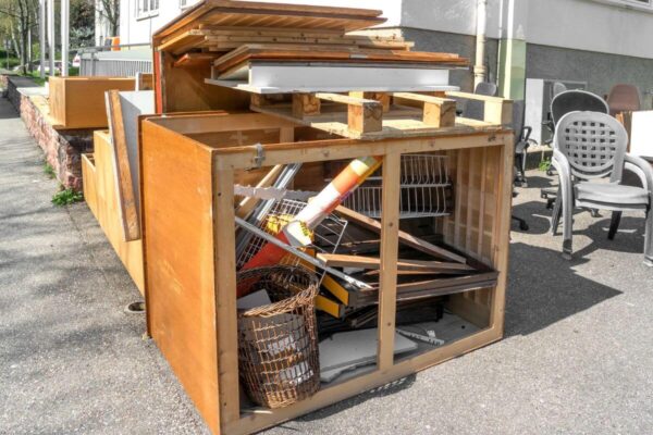 家の解体時に自分で家具を処分する7つのテクニック