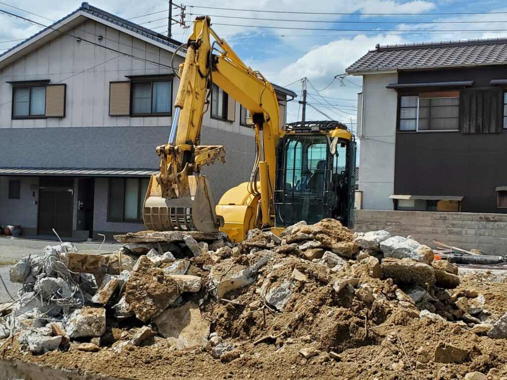 家の解体工事から木材再利用までの流れ