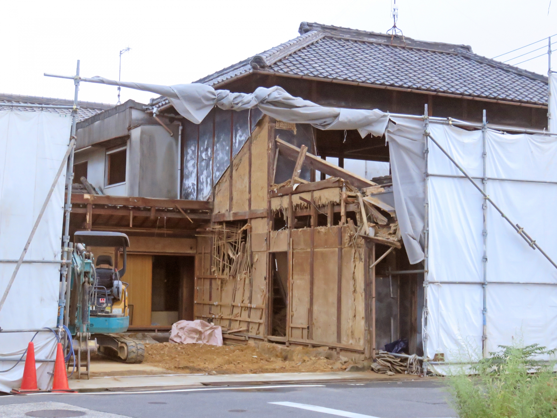 そもそも解体工事の養生シートって何のため？