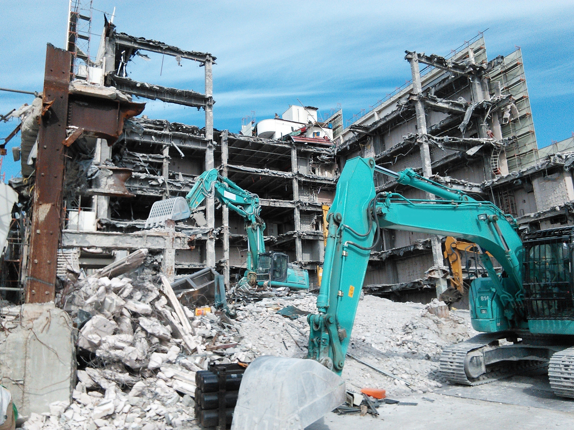 鉄筋コンクリート造の建物を解体する流れ