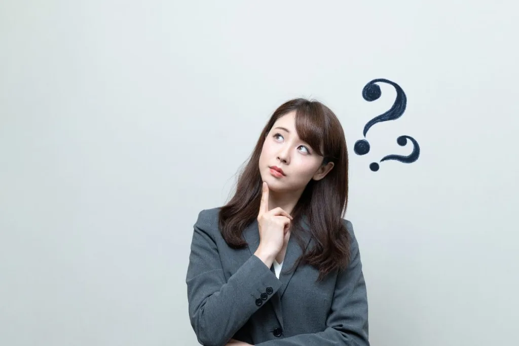 疑問に思うことがある女性